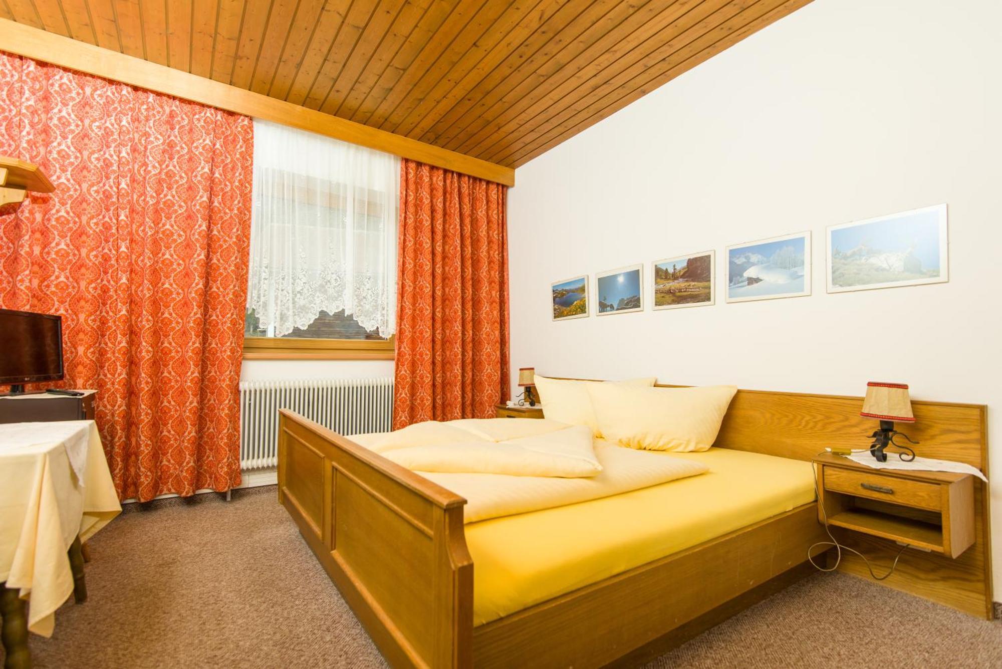 Gaestehaus Helga Scharnitz Chambre photo